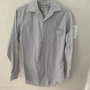 Men’s VanHeusen dress shirt